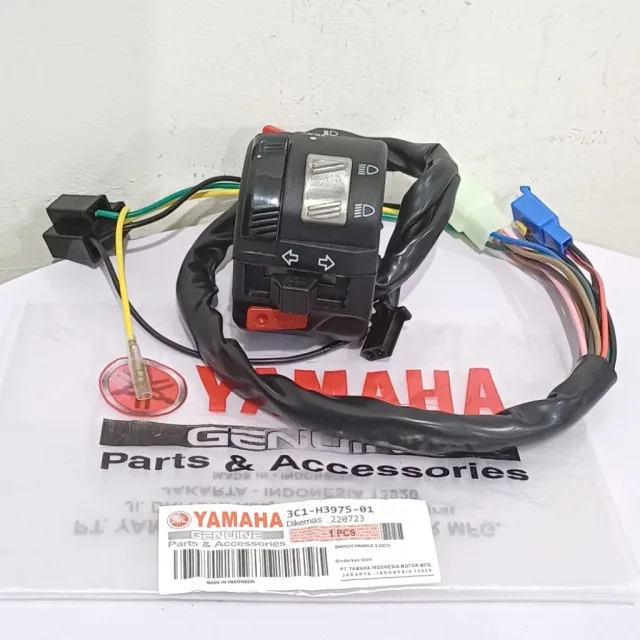 HOLDER SAKLAR SWITCH MOTOR KIRI LH VIXION OLD LAMA 3CI 3C1