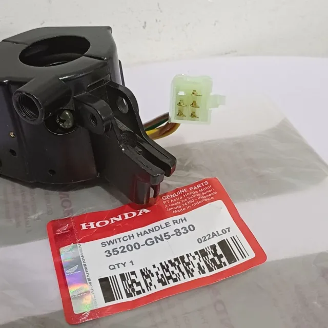 HOLDER SAKLAR SWITCH MOTOR KANAN RH ASTREA GRAND GN5