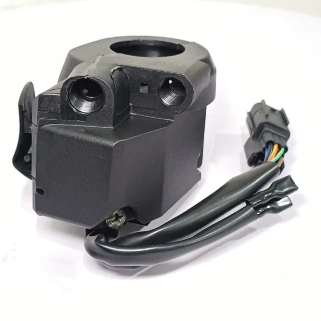 HOLDER ASSY SWITCH SAKLAR RH KANAN VARIO 160 ABS KANAN