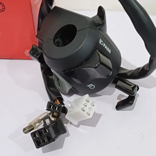 HOLDER SWITCH SAKLAR LH KIRI SONIC 150 R 150R KIRI