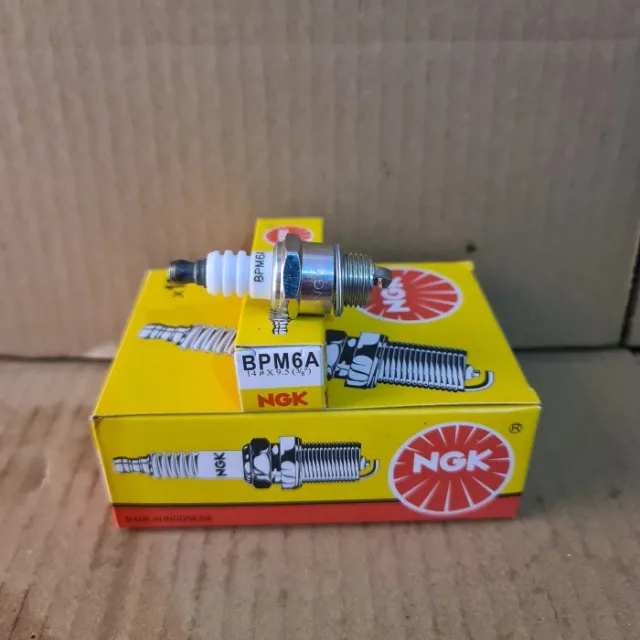 ISI 10 PCS BUSI NGK BPM6A MESIN POTONG PEMOTONG RUMPUT PER KOTAK ISI 10 PCS J1L-1-02