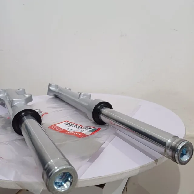 PLUS TABUNG 1 SET KIRI KANAN AS SHOCK SOK DEPAN PLUS TABUNG SCOOPY FI K16
