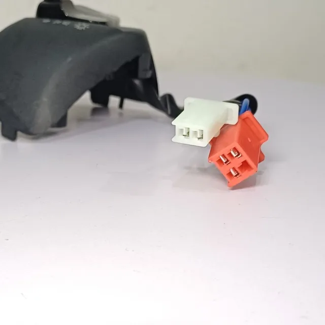 HOLDER SAKLAR SWITCH KANAN RH MIO KARBU LAMA 5TL KANAN