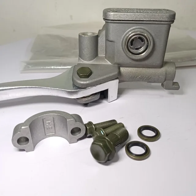 RUMAH MINYAK MASTER REM ASSY ATAS KANAN REVO ABSOLUTE BLADE LAMA KWB
