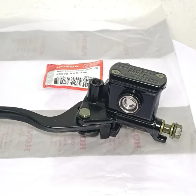 RUMAH MINYAK MASTER REM ATAS ASSY KANAN VARIO 110 KARBU LAMA KVB