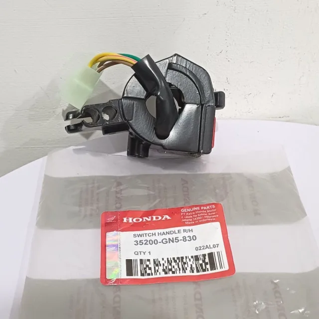 HOLDER SAKLAR SWITCH MOTOR KANAN RH ASTREA GRAND GN5