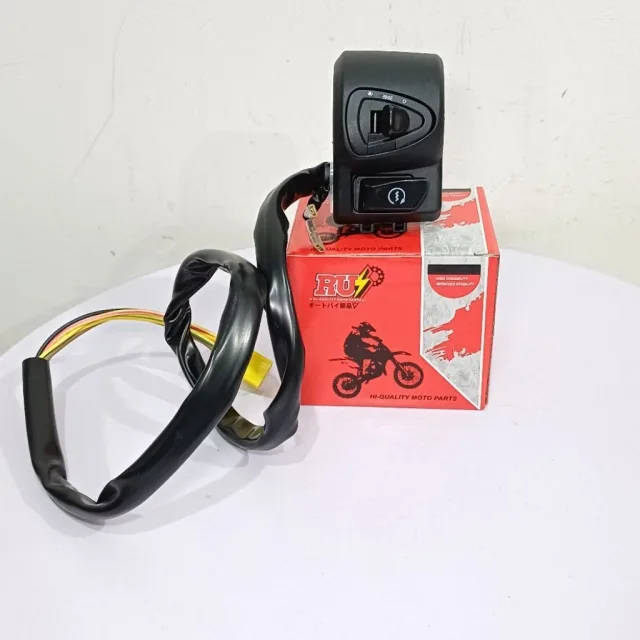 HOLDER SAKLAR SWITCH SCOOPY KARBU LAMA KANAN RH