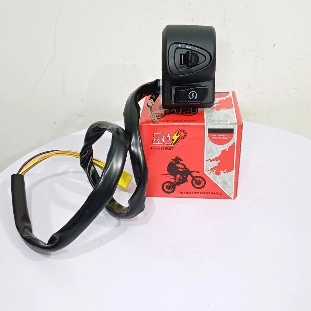 HOLDER SAKLAR SWITCH SCOOPY KARBU LAMA KANAN RH